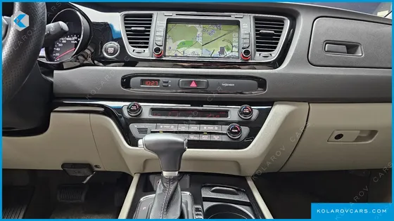 KIA CARNIVAL 9-SEATER PRESTIGE