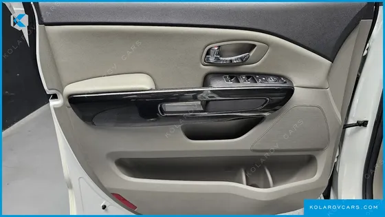 KIA CARNIVAL 9-SEATER PRESTIGE