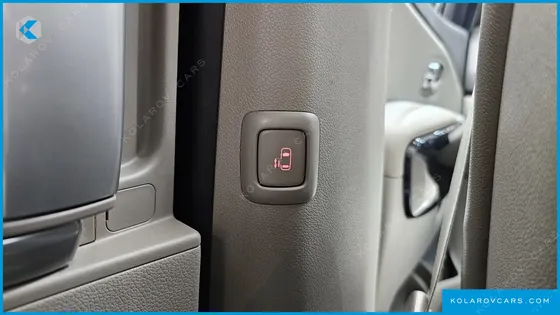 KIA CARNIVAL 9-SEATER PRESTIGE