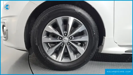 KIA CARNIVAL 9-SEATER LUXURY