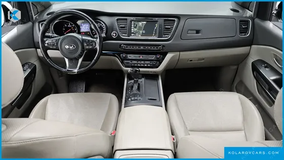 KIA CARNIVAL 9-SEATER LUXURY