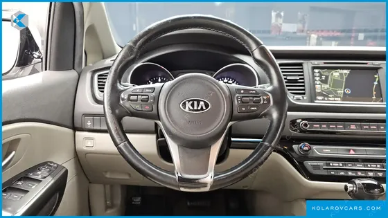 KIA CARNIVAL 9-SEATER LUXURY
