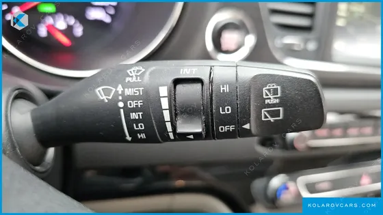 KIA CARNIVAL 9-SEATER LUXURY