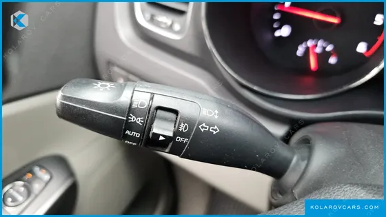KIA CARNIVAL 9-SEATER LUXURY