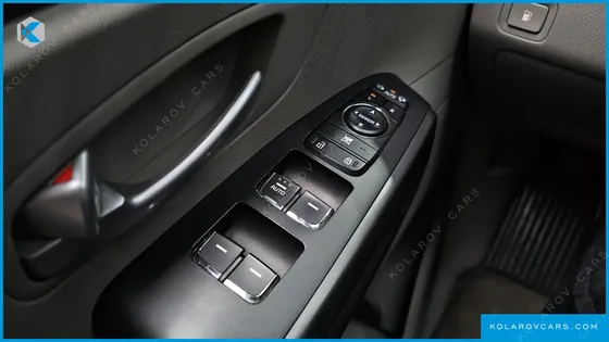 KIA CARNIVAL 9-SEATER LUXURY