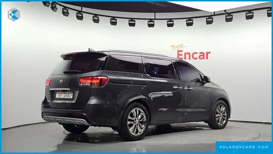 KIA CARNIVAL 9-SEATER NOBLESSE