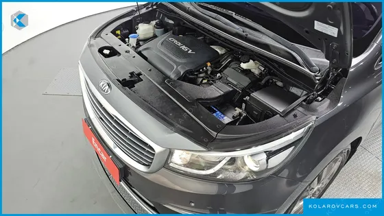 KIA CARNIVAL 9-SEATER NOBLESSE