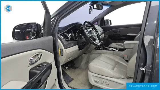 KIA CARNIVAL 9-SEATER NOBLESSE
