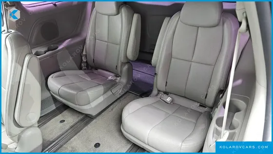 KIA CARNIVAL 9-SEATER NOBLESSE