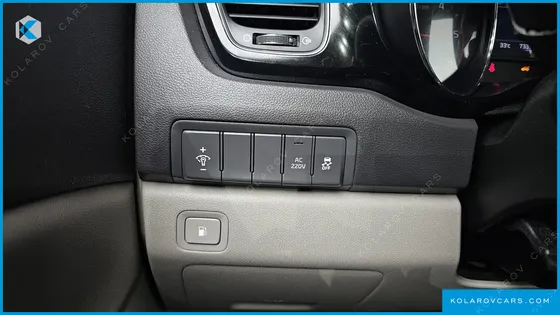 KIA CARNIVAL 9-SEATER NOBLESSE