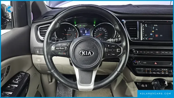 KIA CARNIVAL 9-SEATER NOBLESSE