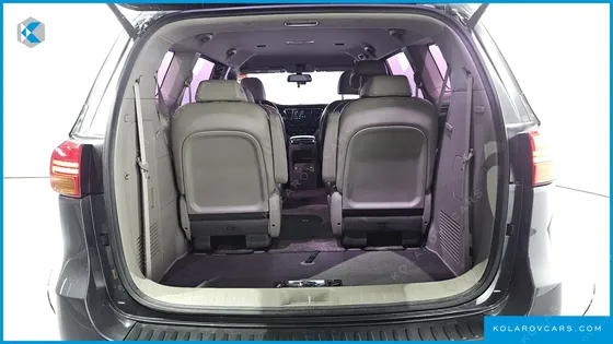 KIA CARNIVAL 9-SEATER NOBLESSE