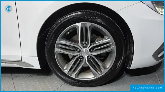 HYUNDAI GRANDEUR 2.4 PREMIUM
