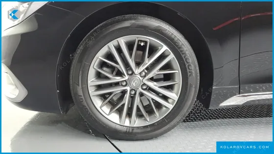 HYUNDAI GRANDEUR 2.4 PREMIUM