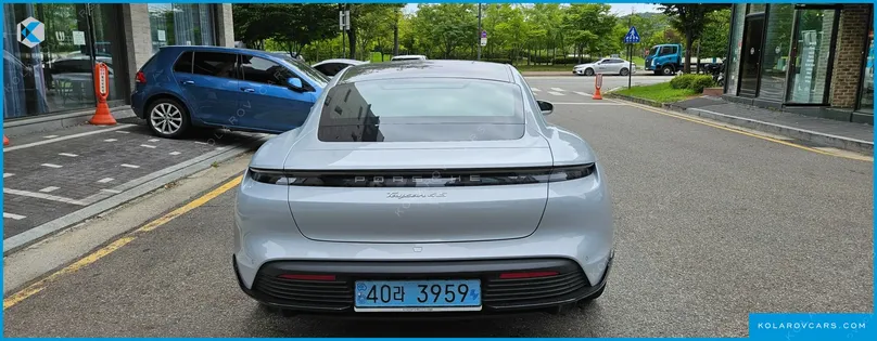 PORSCHE TAYCAN 4S