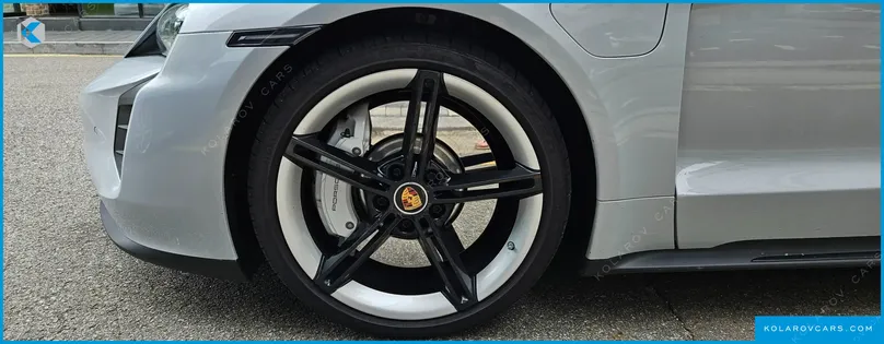 PORSCHE TAYCAN 4S