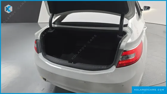 HYUNDAI GRANDEUR HG240 MODERN