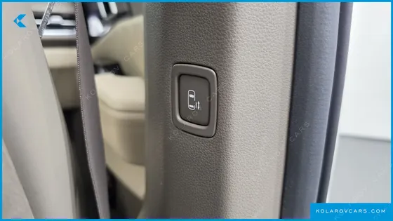 KIA CARNIVAL GASOLINE 9-SEATER HI-LIMOUSINE