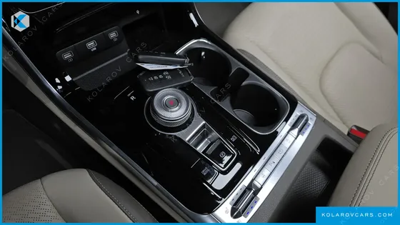 KIA CARNIVAL DIESEL 9-SEATER SIGNATURE