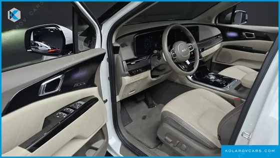 KIA CARNIVAL DIESEL 9-SEATER SIGNATURE