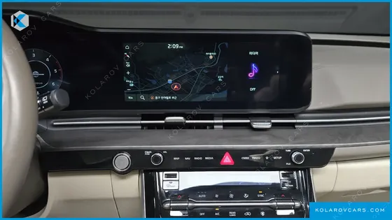 KIA CARNIVAL DIESEL 9-SEATER SIGNATURE