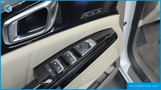 KIA CARNIVAL DIESEL 9-SEATER SIGNATURE