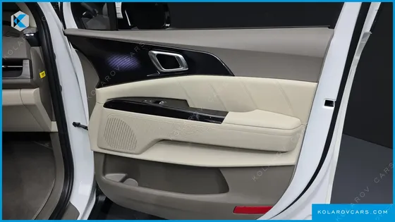 KIA CARNIVAL DIESEL 9-SEATER SIGNATURE