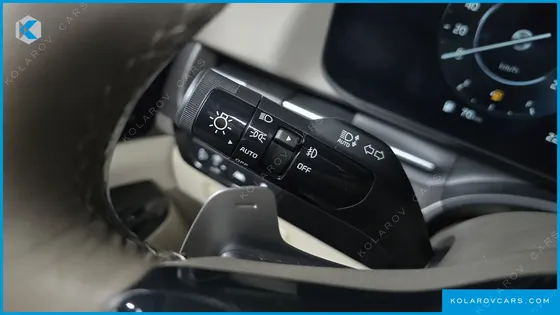 KIA CARNIVAL DIESEL 9-SEATER SIGNATURE