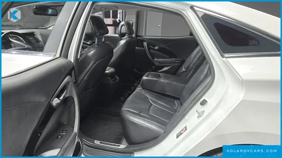 HYUNDAI GRANDEUR HG240 MODERN