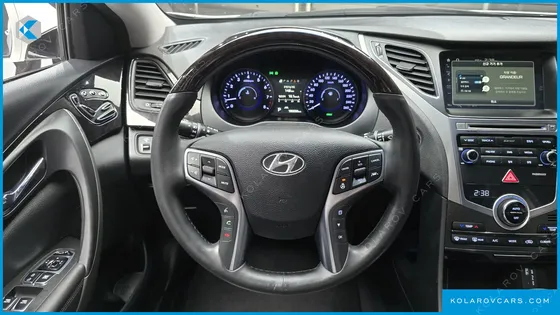 HYUNDAI GRANDEUR HG240 MODERN