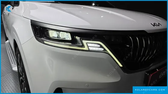 KIA CARNIVAL DIESEL 9-SEATER HI-LIMOUSINE