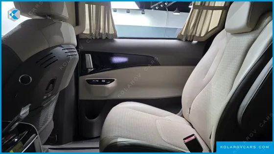 KIA CARNIVAL DIESEL 9-SEATER HI-LIMOUSINE