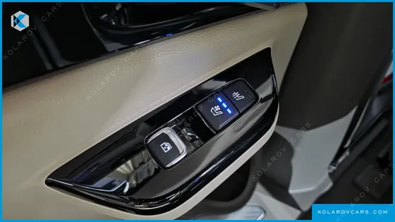 KIA CARNIVAL DIESEL 9-SEATER HI-LIMOUSINE