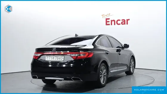 HYUNDAI GRANDEUR HG240 MODERN
