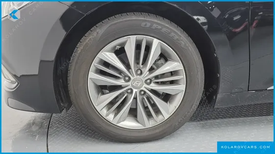 HYUNDAI GRANDEUR HG240 MODERN