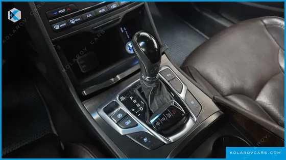 HYUNDAI GRANDEUR HG240 MODERN