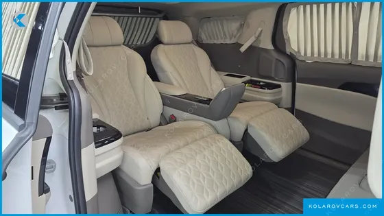 KIA CARNIVAL GASOLINE 4-SEATER HI-LIMOUSINE