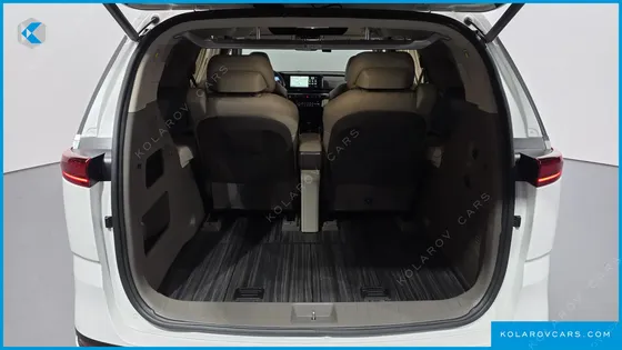 KIA CARNIVAL GASOLINE 4-SEATER HI-LIMOUSINE