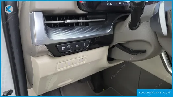 KIA CARNIVAL GASOLINE 4-SEATER HI-LIMOUSINE