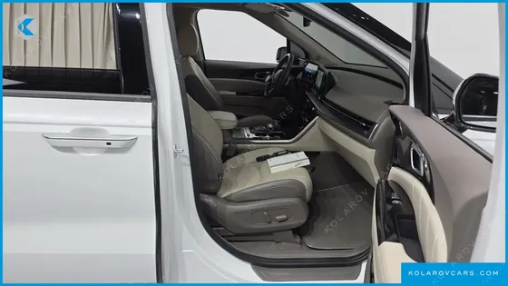 KIA CARNIVAL GASOLINE 4-SEATER HI-LIMOUSINE