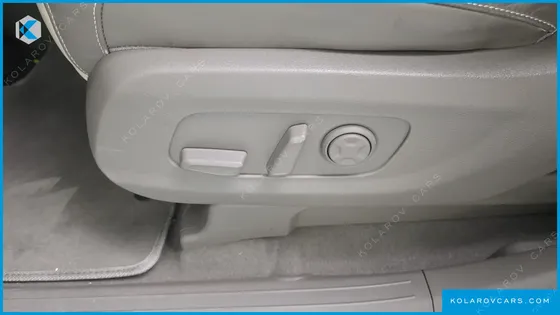 KIA CARNIVAL GASOLINE 4-SEATER HI-LIMOUSINE