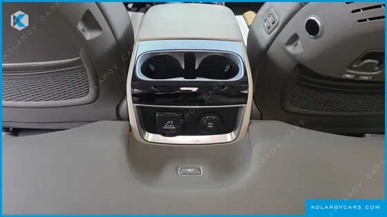 KIA CARNIVAL GASOLINE 4-SEATER HI-LIMOUSINE