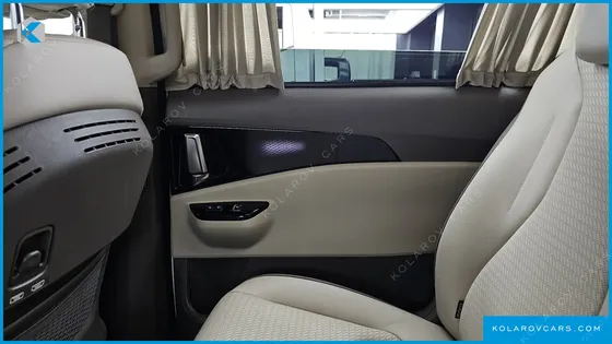 KIA CARNIVAL GASOLINE 9-SEATER HI-LIMOUSINE