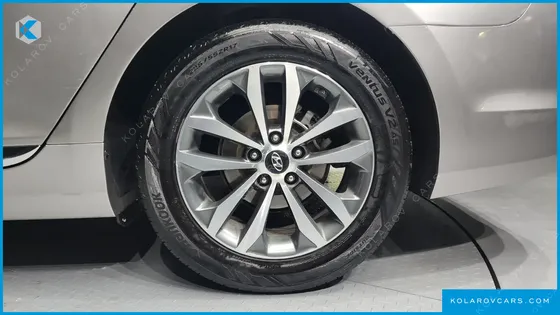 HYUNDAI GRANDEUR HG240 LUXURY