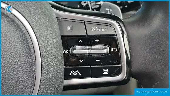 KIA CARNIVAL DIESEL 7-SEATER SIGNATURE
