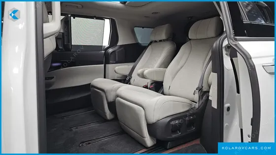 KIA CARNIVAL DIESEL 7-SEATER SIGNATURE