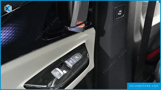 KIA CARNIVAL DIESEL 7-SEATER SIGNATURE