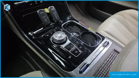KIA CARNIVAL GASOLINE 9-SEATER HI-LIMOUSINE