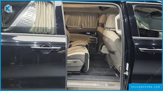 KIA CARNIVAL GASOLINE 9-SEATER HI-LIMOUSINE