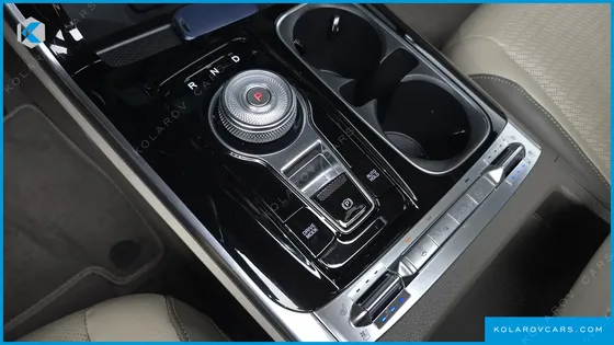 KIA CARNIVAL DIESEL 9-SEATER SIGNATURE